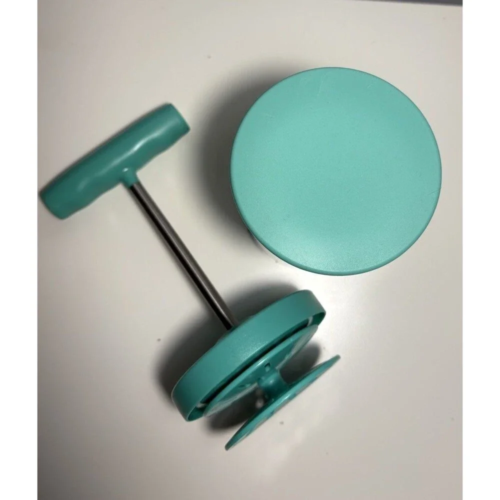 Pampered Chef  Whipped Cream Maker Manual No Batteries #1461 Teal Mint Condition